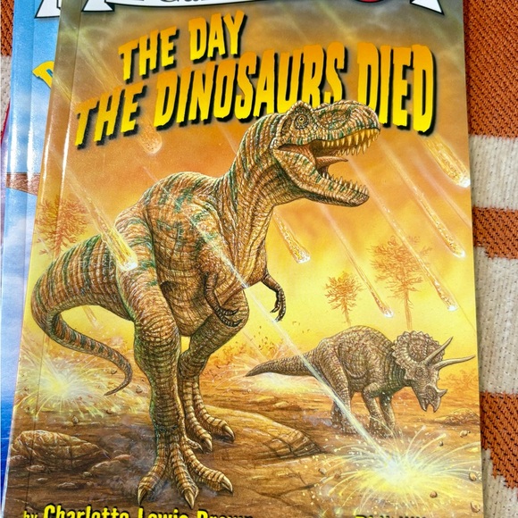 I Can Read! “After the Dinosaurs” Adventure Box Set Level 2 - Picture 4 of 5